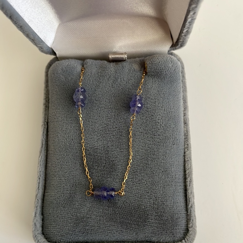 Tanzanite authentic 14k gold necklace purchased at Mervyns never worn - Picture 5 of 6